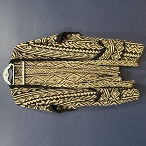 Forever21 sweater size medium